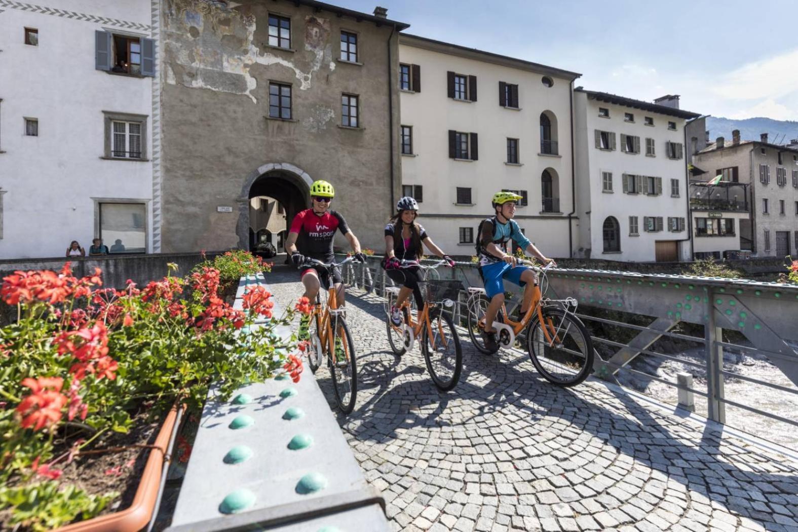 شقة Residenza 39 - 900 M To Bernina Express تيرانو المظهر الخارجي الصورة